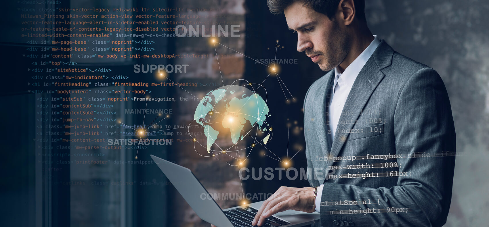 Een man in pak die een laptop gebruikt met daarop een digitale wereldbol en code, wat symbool staat voor online ondersteuning en op maat gemaakte technologische oplossingen.